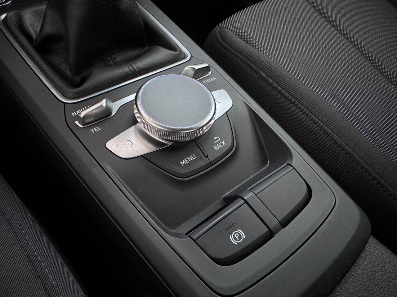 Audi Q2 1.0 TFSI - BENZINA 110cv MANULE - PARI AL NUOVO!!