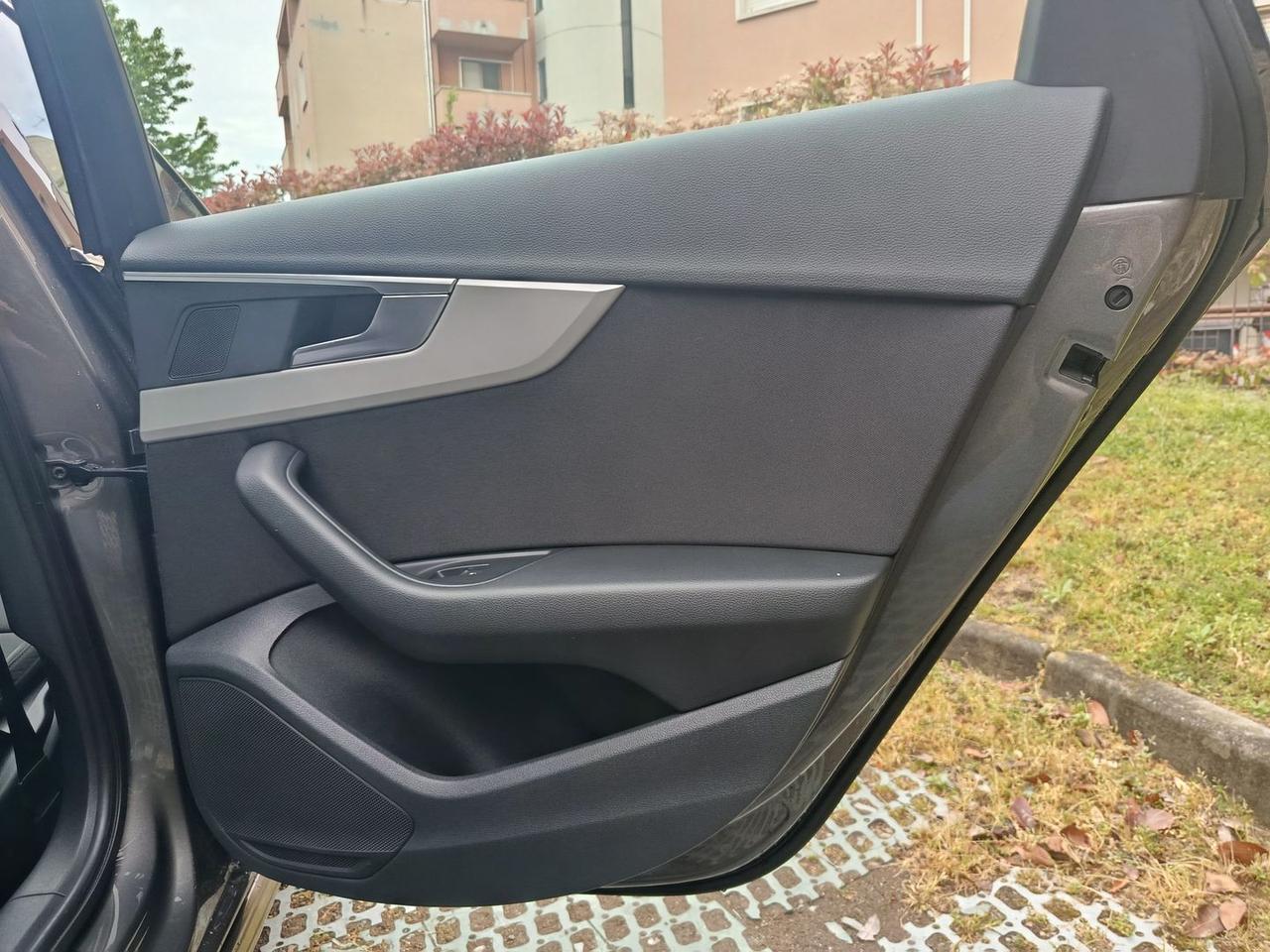 Audi A4 Business Advanced 2.0 35 TDI MHEV #10442