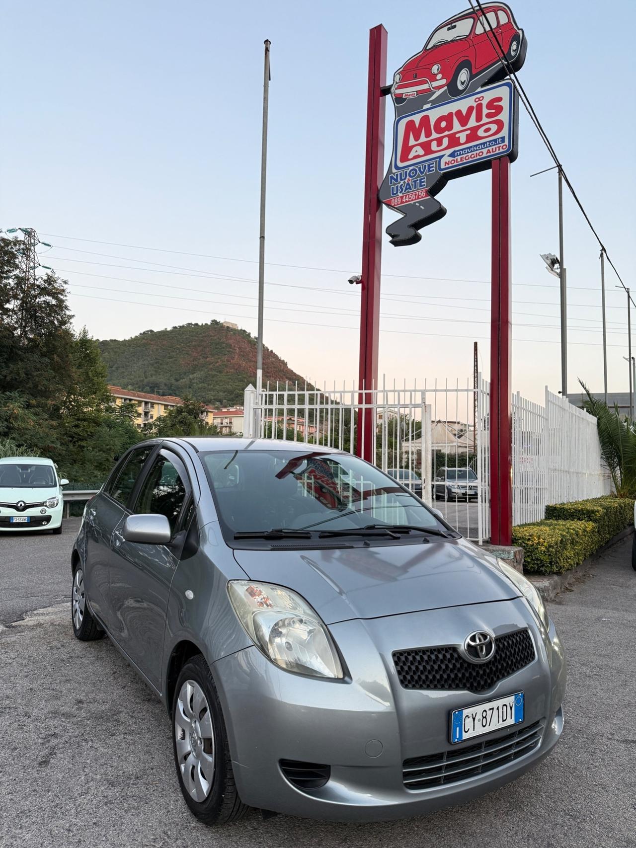 Toyota Yaris 1.0 5 porte Sol