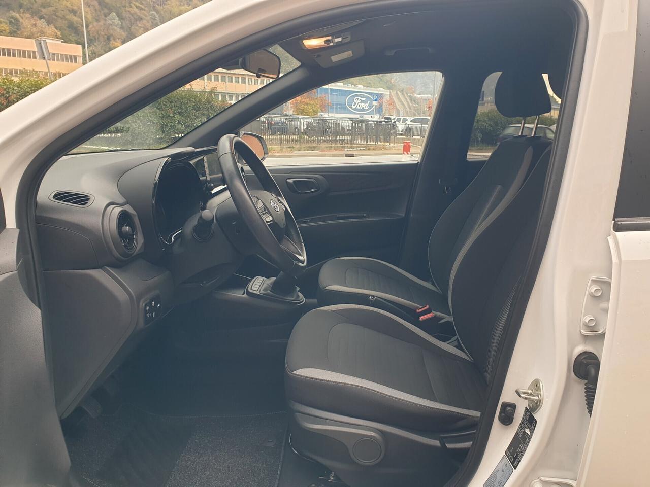 Hyundai i 10 1.0 select ,navi,pdc,telecamera