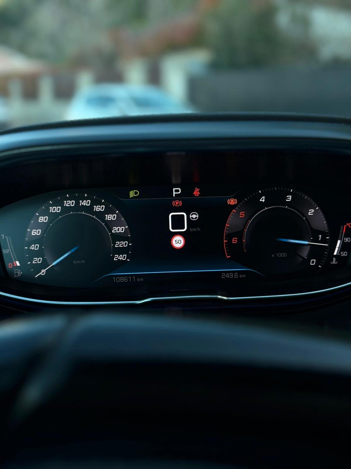 Peugeot 3008 HDi 130 S&S EAT8 Allure Black Friday