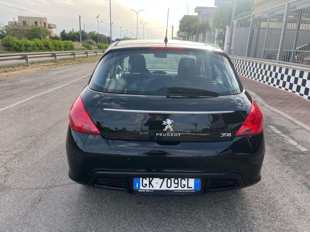 Peugeot 308 1.4 benzina/gpl 2011