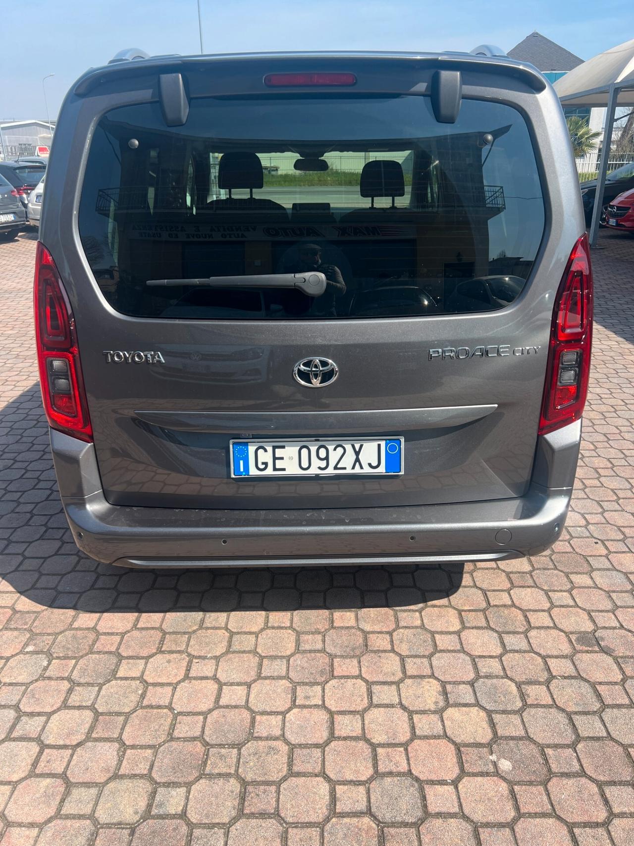 Toyota Proace Verso 1.5D L0 D Executive