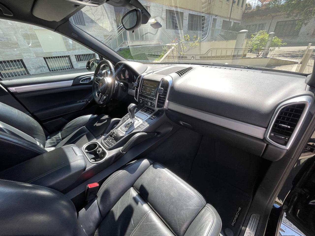 Porsche Cayenne Platinum Edition 3.0 #6240