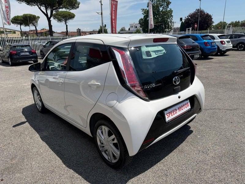 Toyota Aygo 1.0 70 CV x-play, RETRO, CERCHI IN LEGA