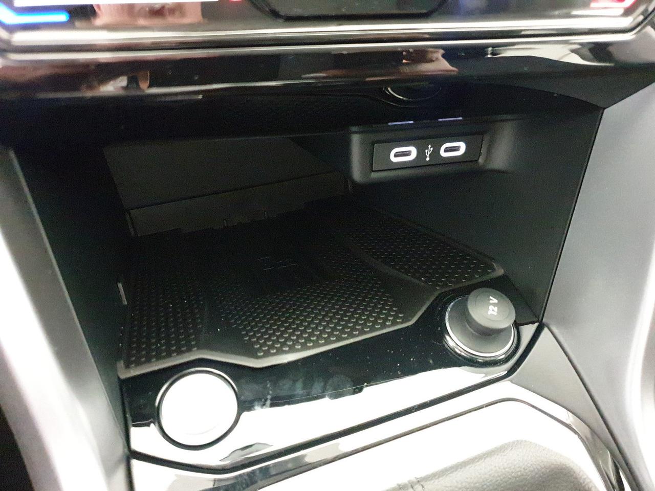 Volkswagen T-Roc 1.5 tsi sport