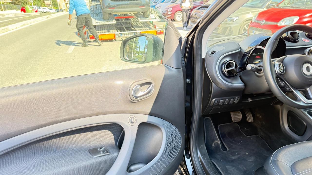 Smart ForTwo 90 0.9 Turbo twinamic Prime LED NAVI PELLE KAMERA PDC BLUETOOTH CERCHI 15 BRACCIOLO