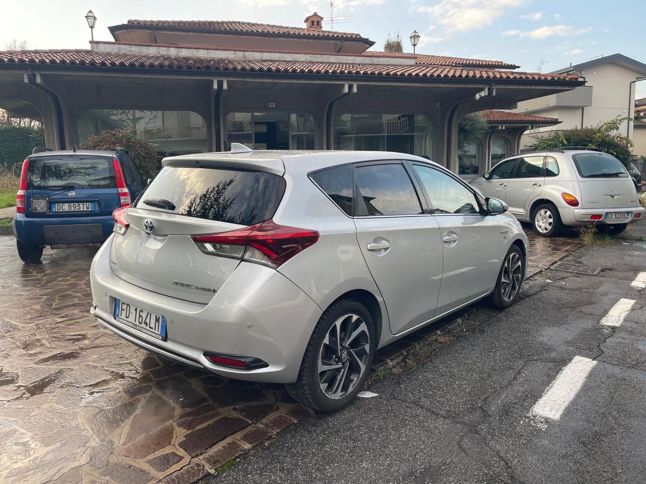 Toyota Auris 1.8 Hybrid Lounge