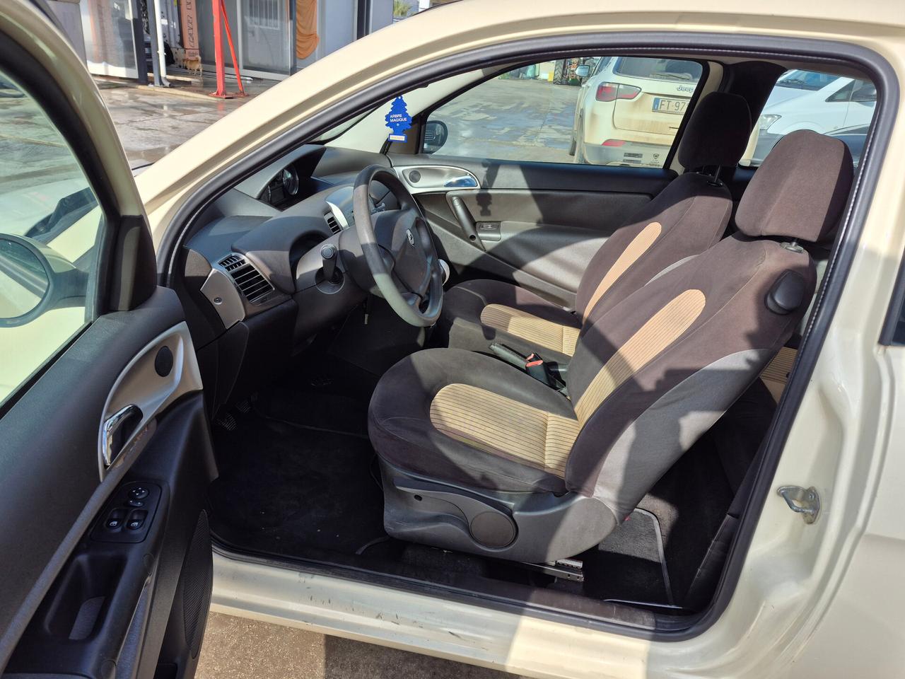 Lancia Ypsilon 1.3 MJT