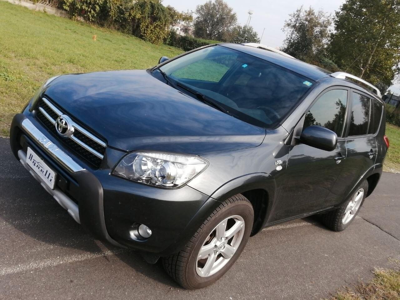 Toyota RAV 4 RAV4 2.2 D-4D 177 CV Luxury