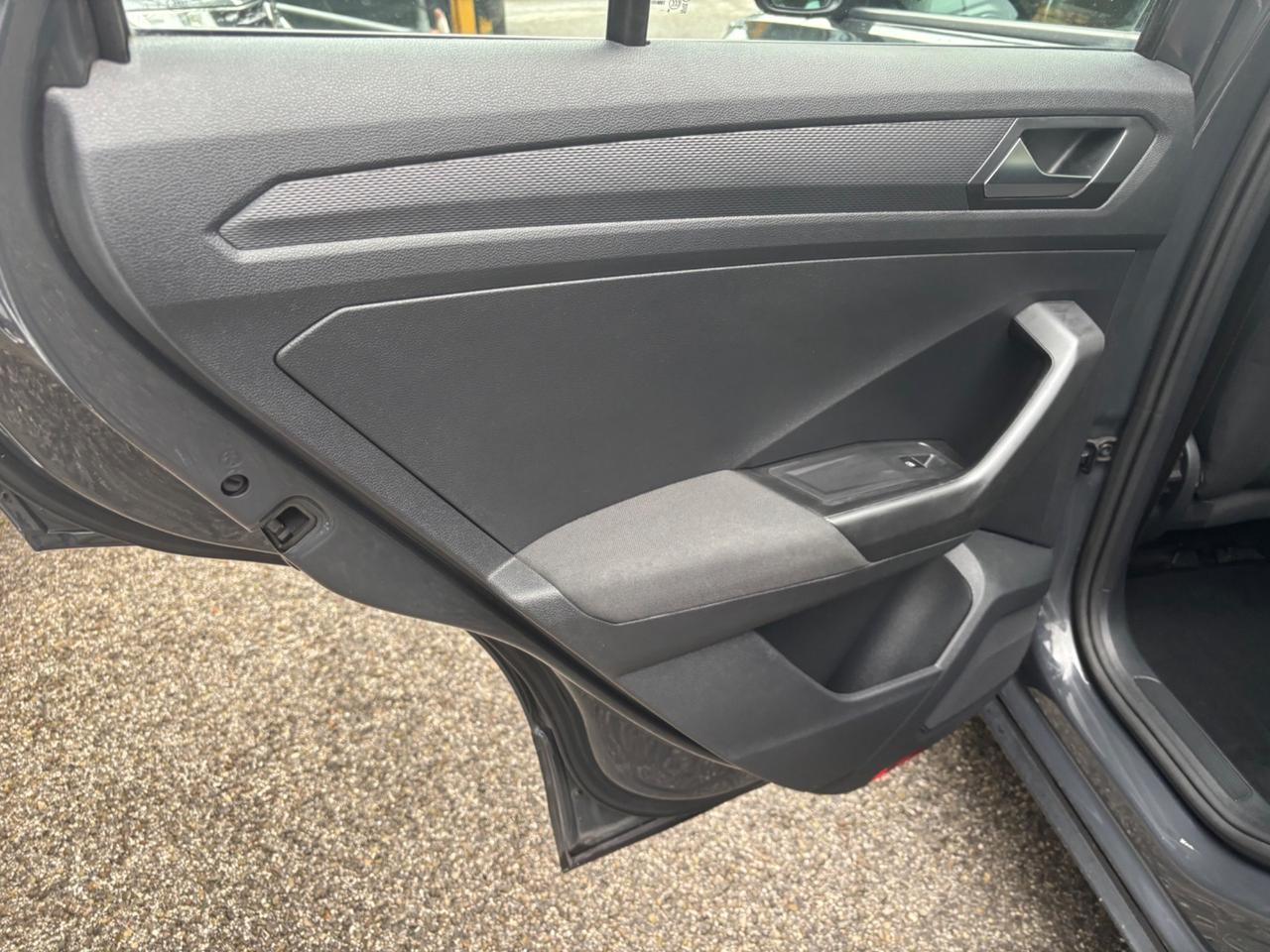 Volkswagen T-Roc 1.6 TDI Business