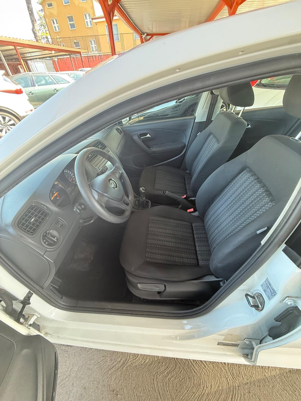 Polo 1.4 TDI- Comfortline-unipro-E6-rate-garanzia