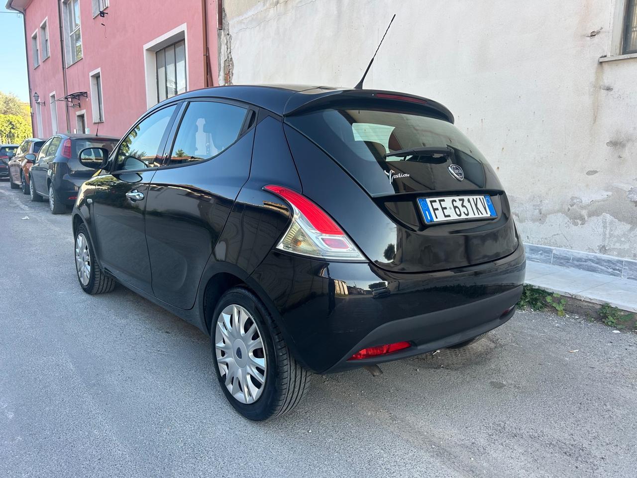 Lancia Ypsilon 1.2 69 CV 5p Platinum
