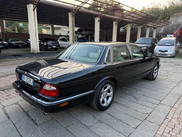 JAGUAR XJ 3.2 cat Executive ISCRITTA ASI