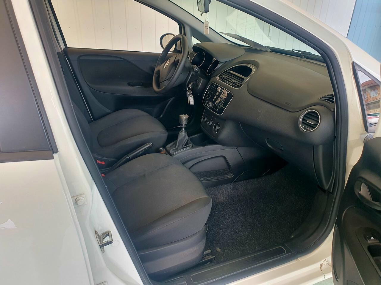 Fiat Punto 1.2 BENZ. - 2015 - KM. 131.000 NEOPATENTATI