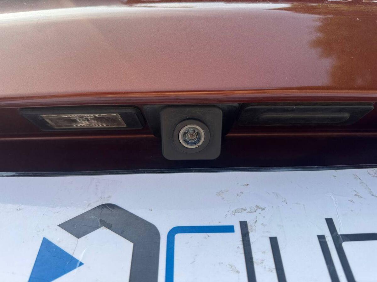 Peugeot 3008 1.2 pt t Active s&s 130cv