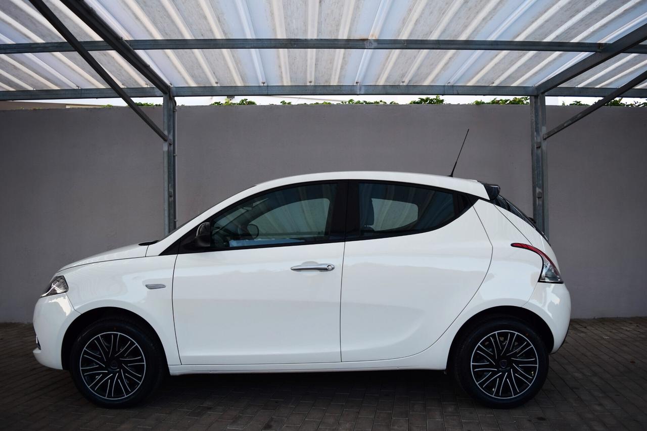 Lancia Ypsilon 1.0 Firefly Hybrid 70 cv Gold