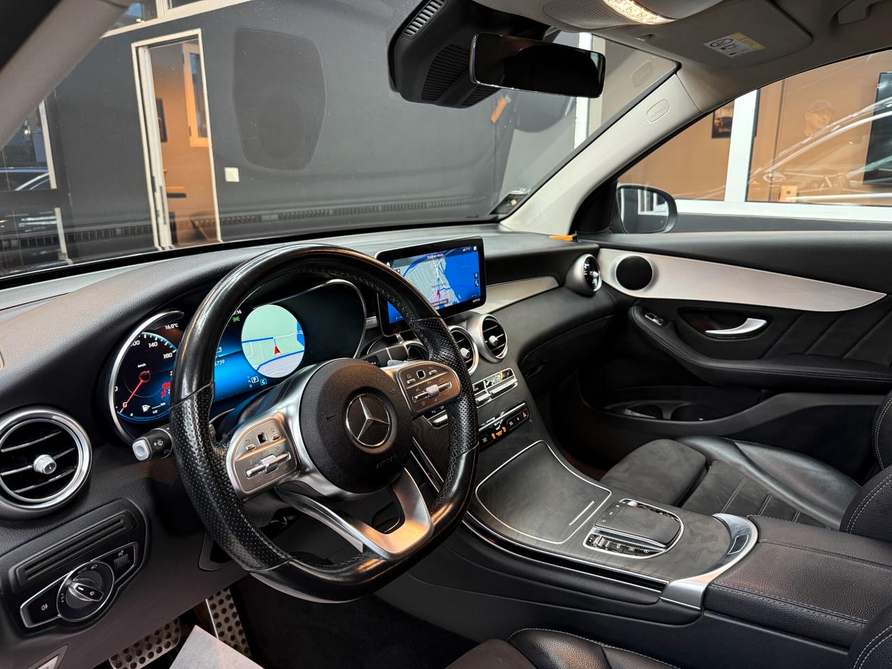 Mercedes Benz GLC 300D 4MATIC PREMIUM