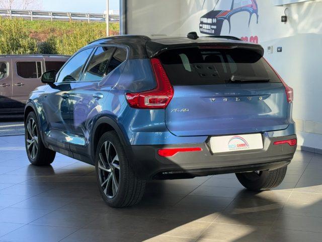 VOLVO XC40 T5 Recharge Plug-in Hybrid R-design