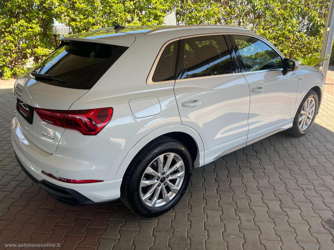 AUDI Q3 35 TDI quattro S tronic S line edit.