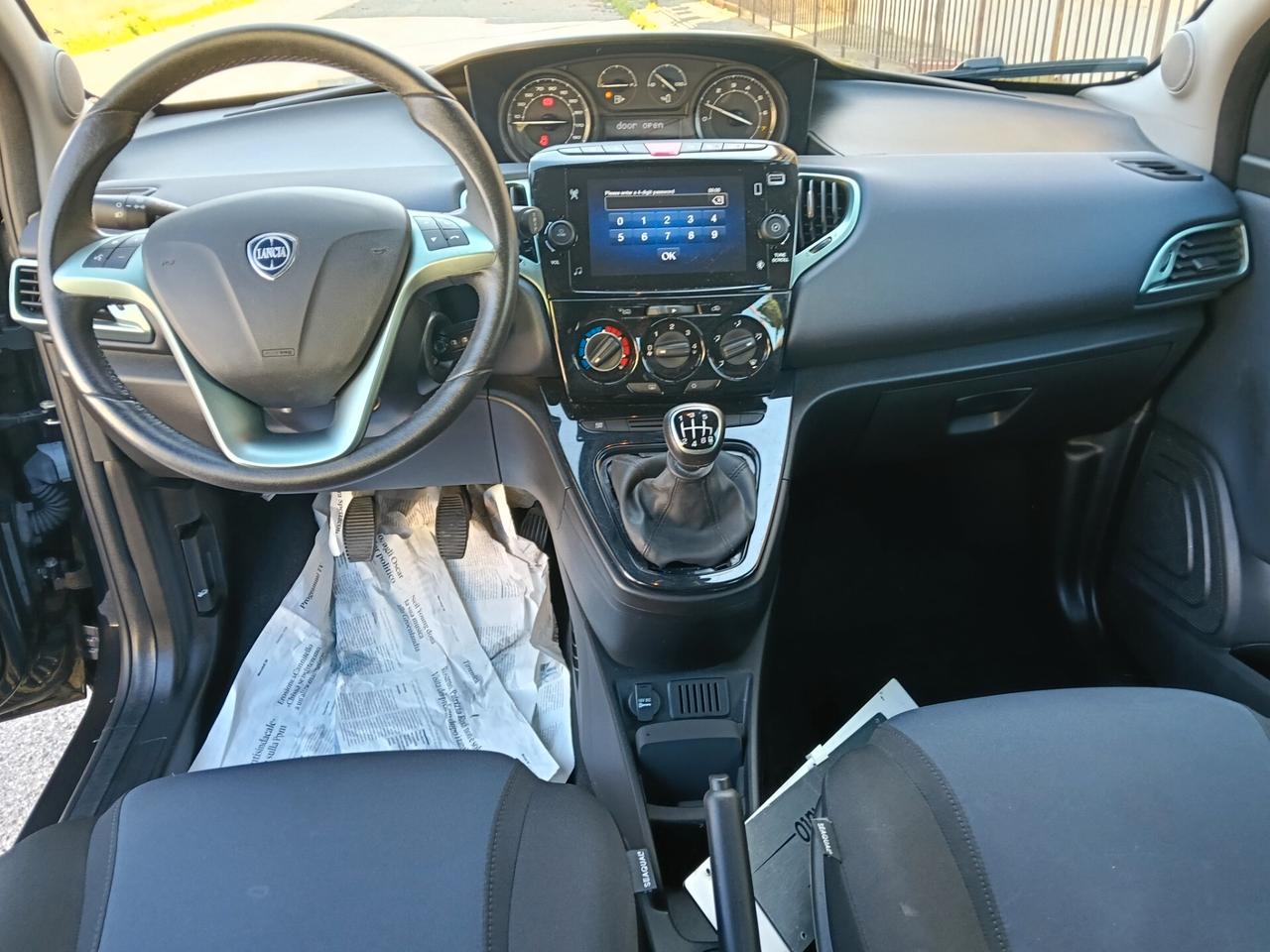 Lancia Ypsilon 1.0 FireFly 5 porte S&S Hybrid Platino