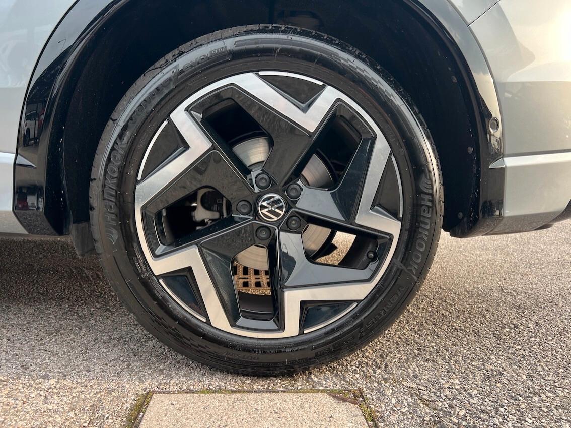 Volkswagen Tiguan 2.0 tdi R-Line Plus 150cv dsg Tetto Gancio Traino