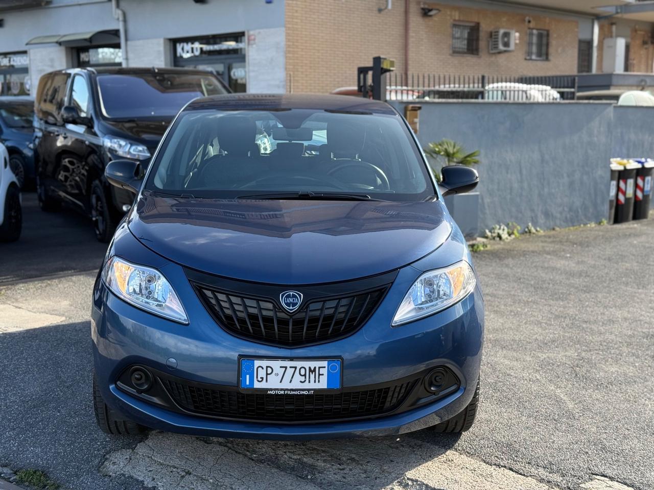 Lancia Ypsilon 1.0 FireFly Hybrid Silver Plus