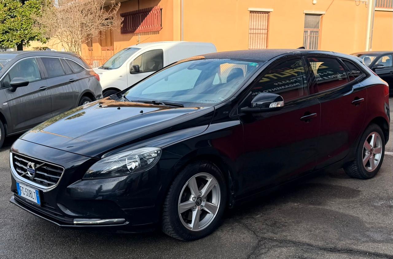 Volvo V40 D2 Momentum Neopatentati