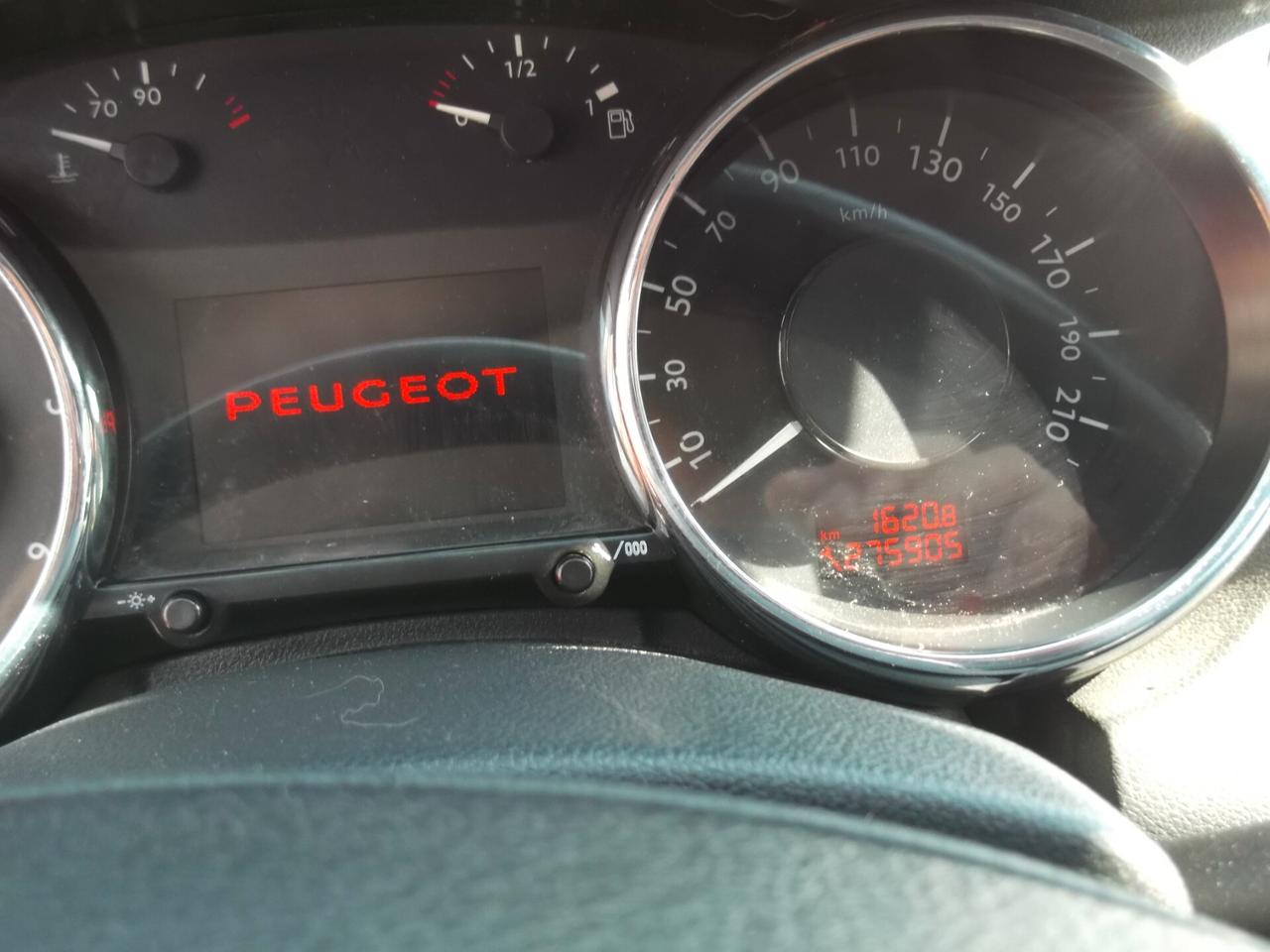 Peugeot 5008 2.0 HDi 150CV Féline - 20