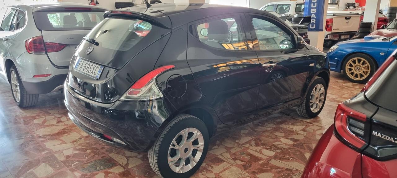 Lancia Ypsilon 0.9 TwinAir 85 CV 5 porte Metano Ecochic Gold