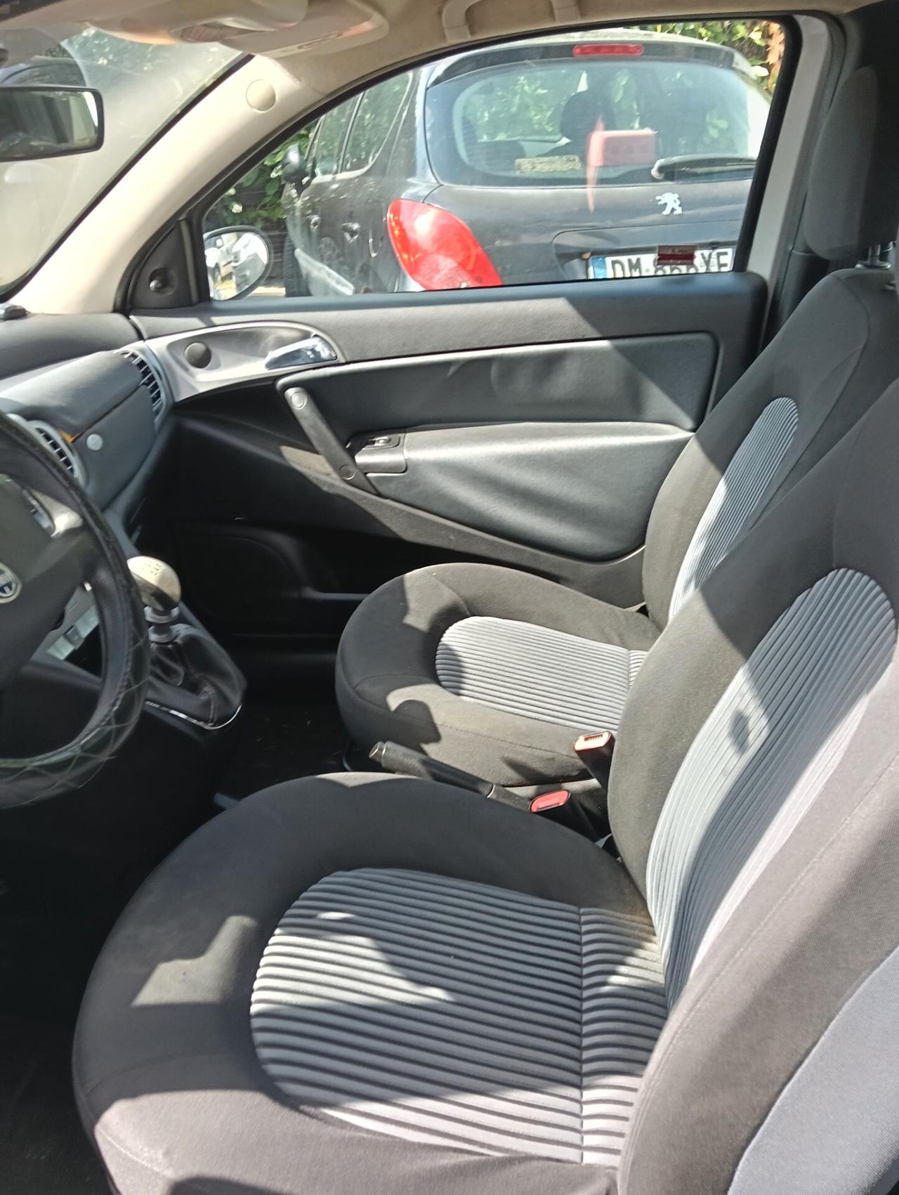 Lancia Ypsilon 1.2 Oro