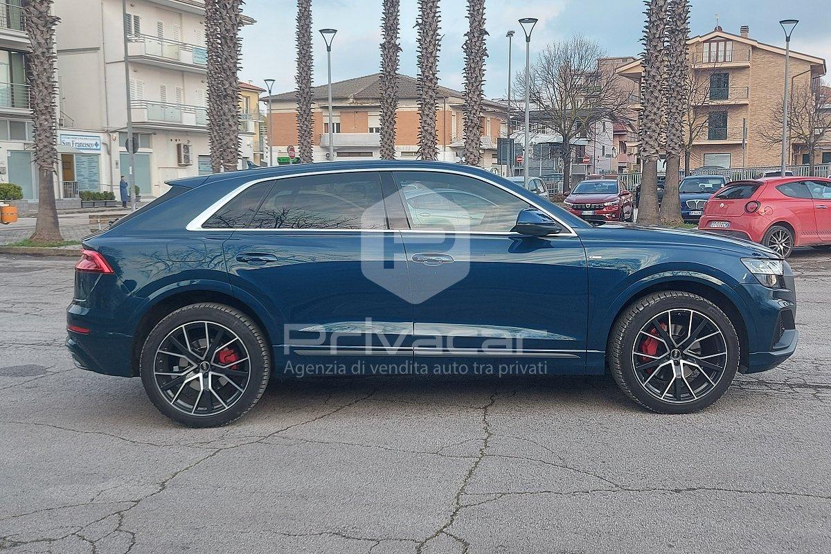 AUDI Q8 45 TDI quattro tiptronic Sport