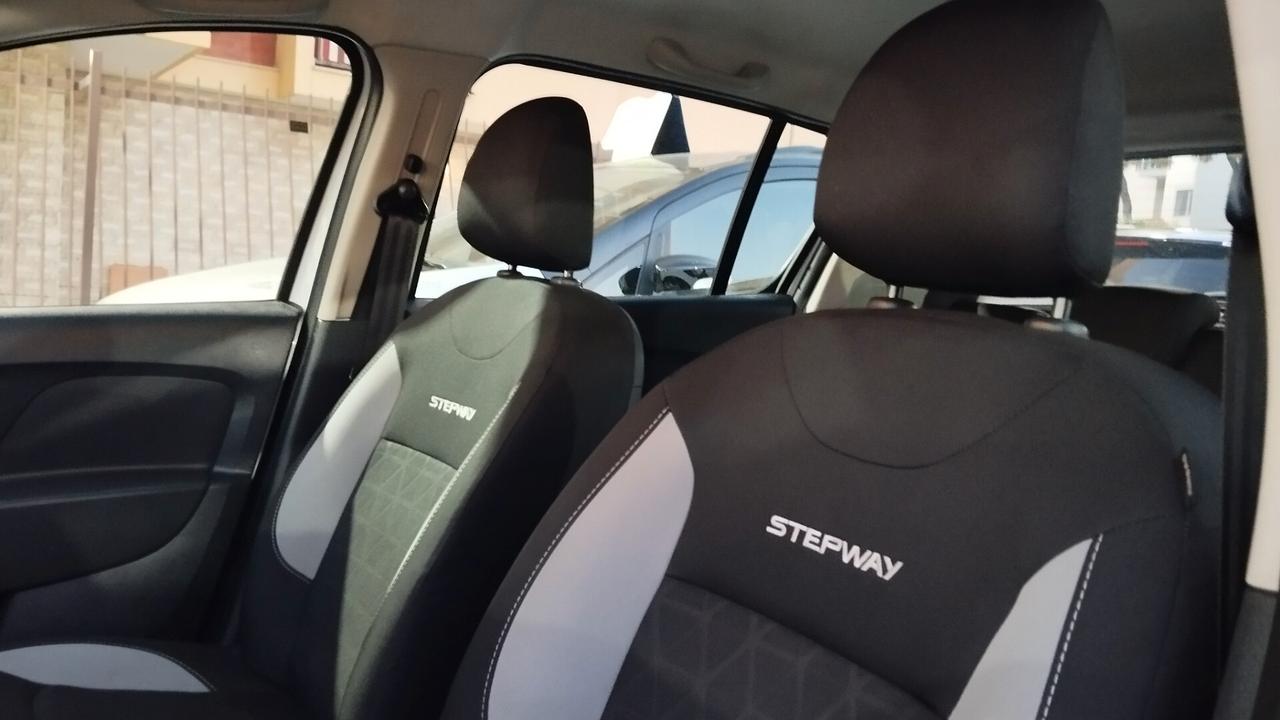 DACIA SANDERO STEPWAY PREZZO BLACK WEEK