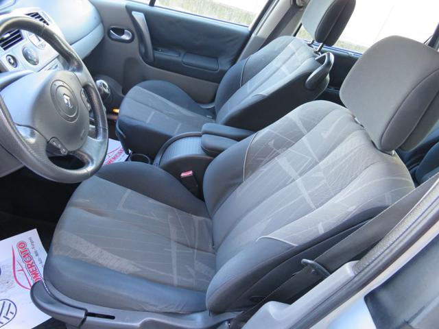 RENAULT Scenic 1.6 16V Confort Dynamique