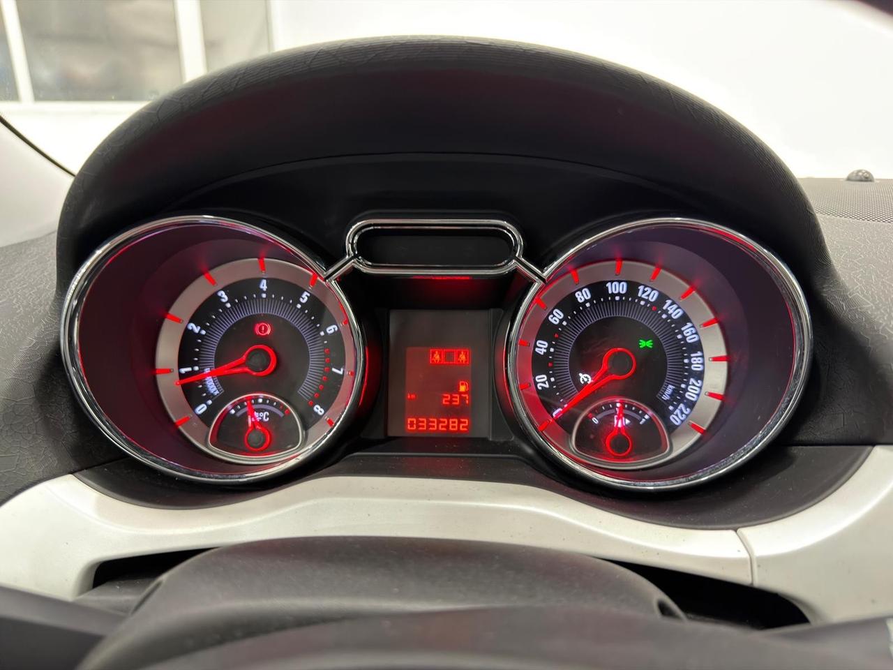 Opel Adam 1.2 70 CV Glam