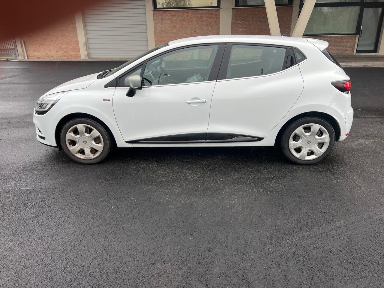 Renault Clio TCe 12V 90 CV GPL 5 porte Moschino Intens