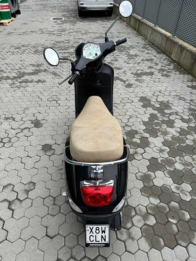 Piaggio Vespa LX 50