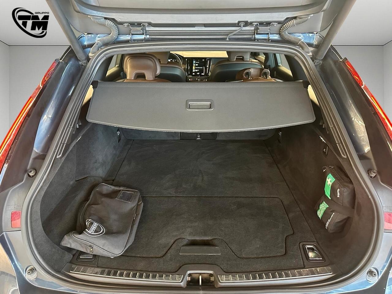 Volvo V90 Cross Country B4 (d) AWD Geartronic Business Pro