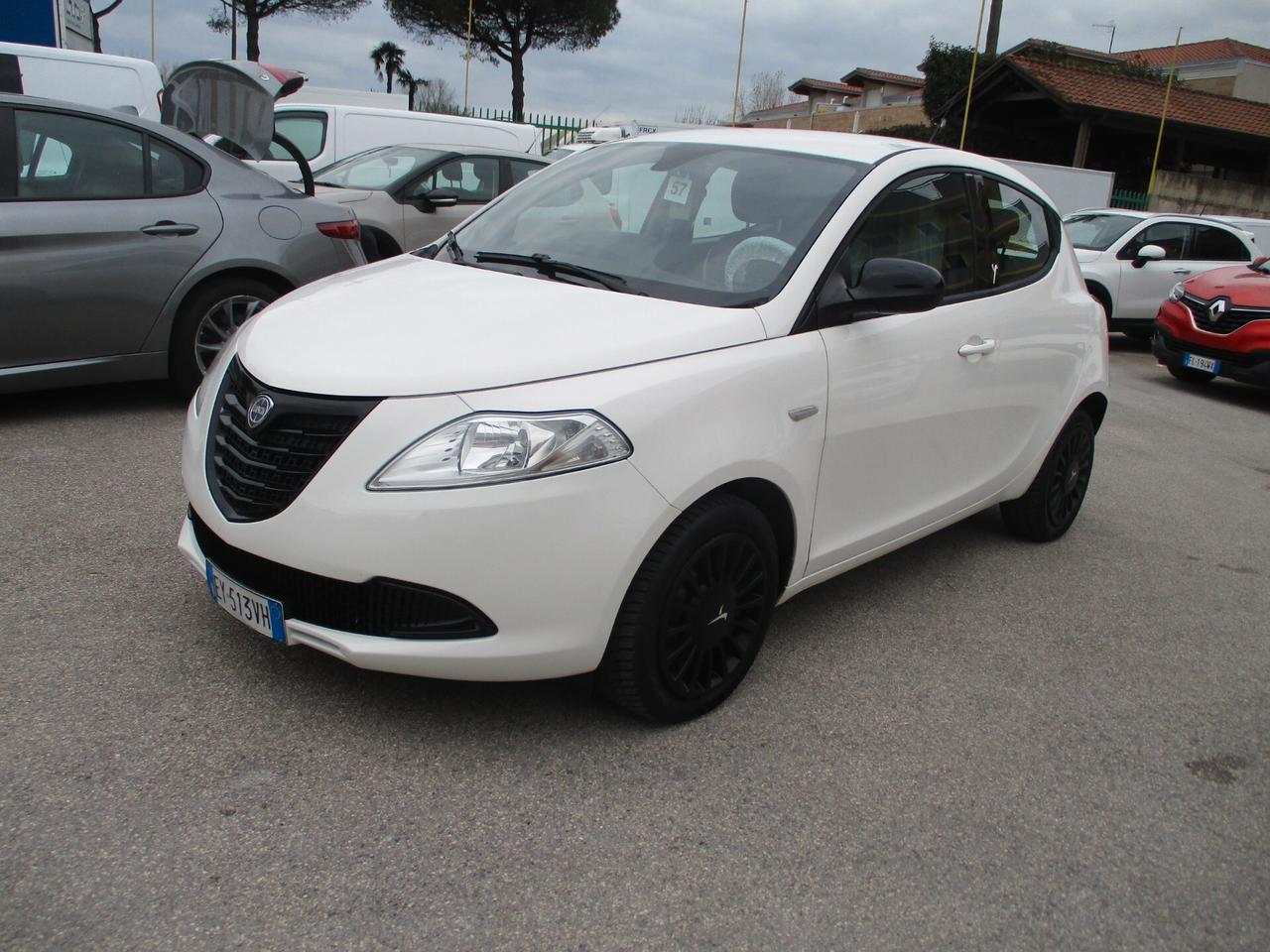 Lancia Ypsilon 1.2 ECOCHIC GPL DI SERIE ELEFANTINO