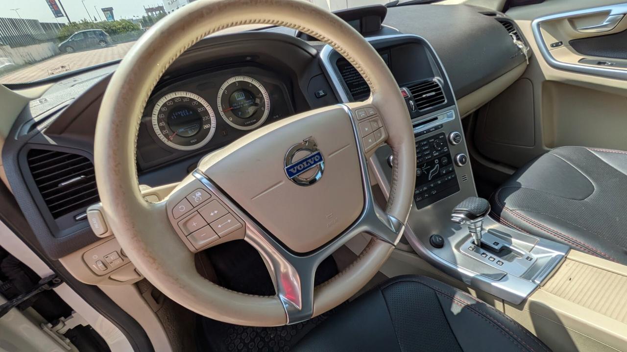 Volvo XC 60 XC60 D5 AWD Geartronic Summum