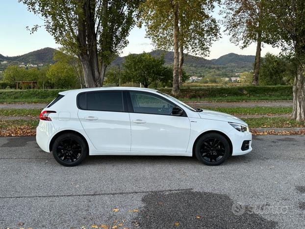 PEUGEOT 308 BlueHDi Berlina 5p GT-Line LED NAVI