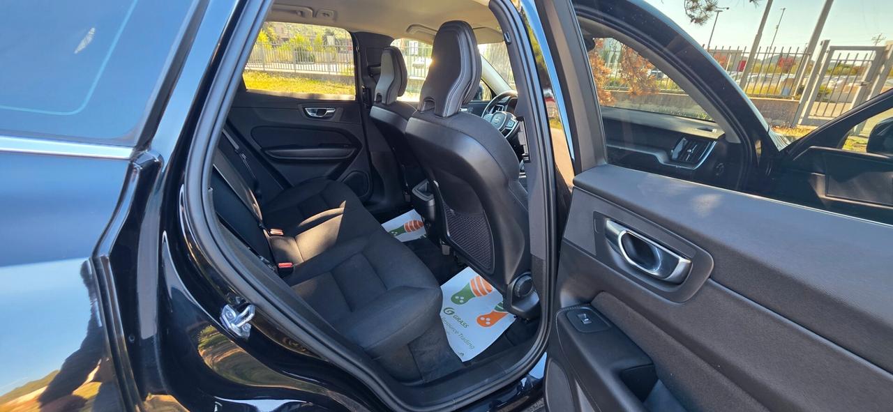 Volvo XC 60 B4 Momentum Pro