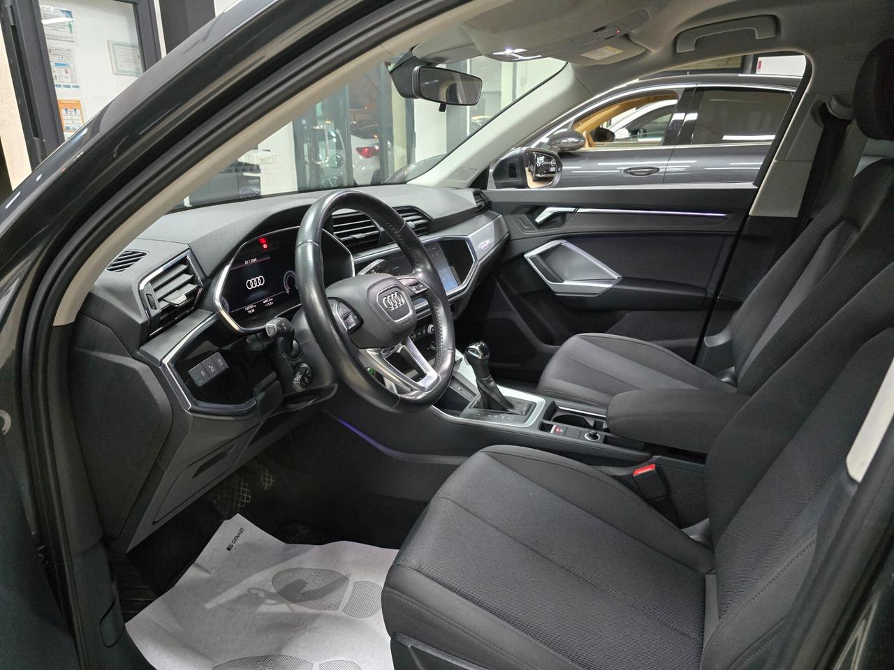 Audi Q3 2.0 TDI 150 CV S tronic line Edition