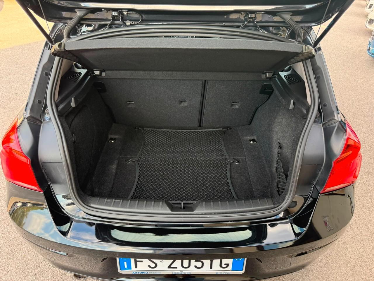 Bmw 116 116d 5p. Urban