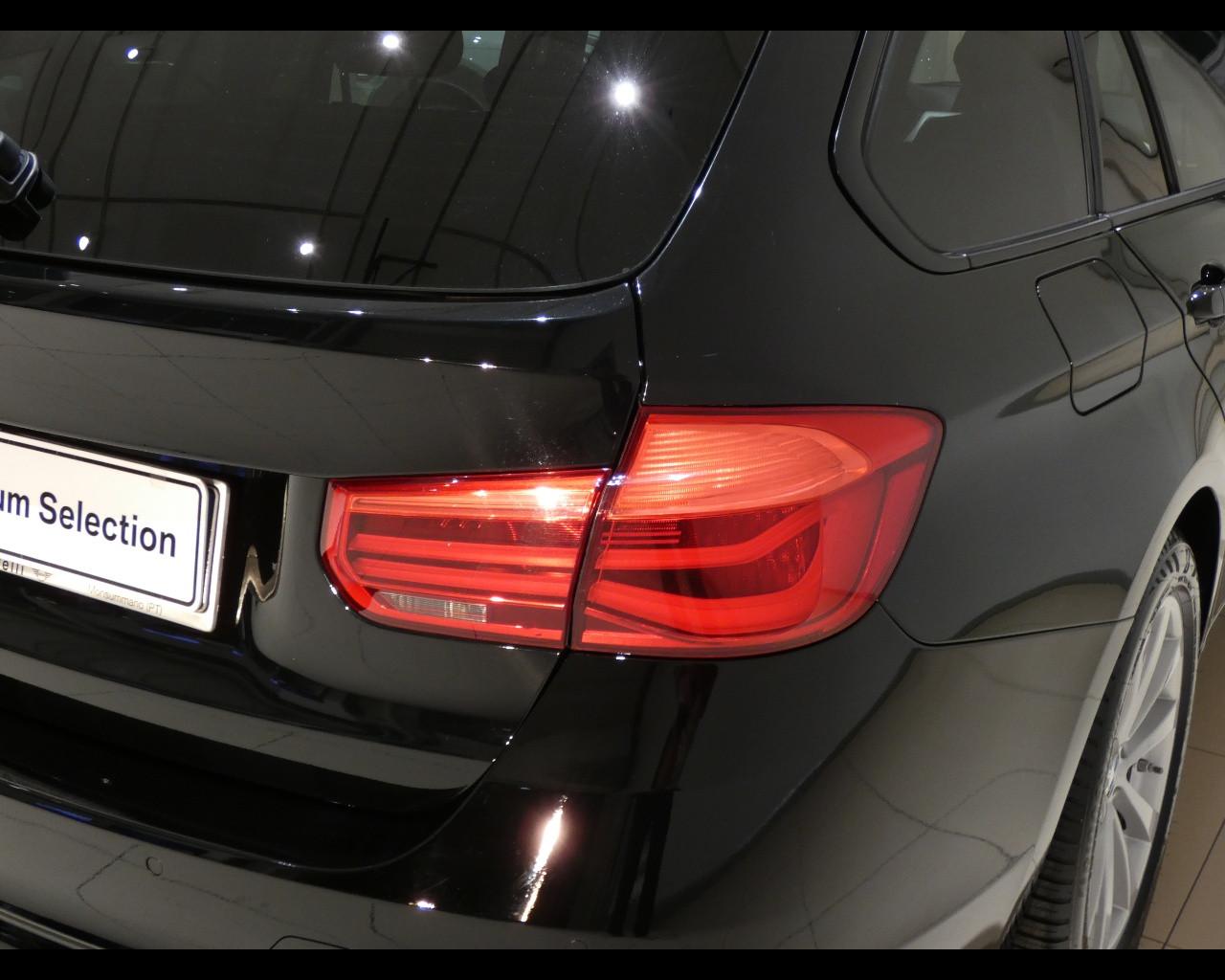 BMW Serie 3 (F30/31) - 316d Touring Business Advantage