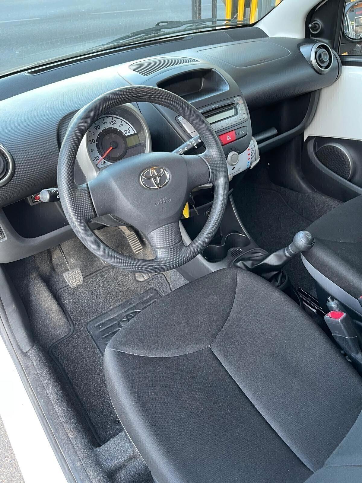 Toyota Aygo 1.0 12V VVT-i 3 porte Active Connect