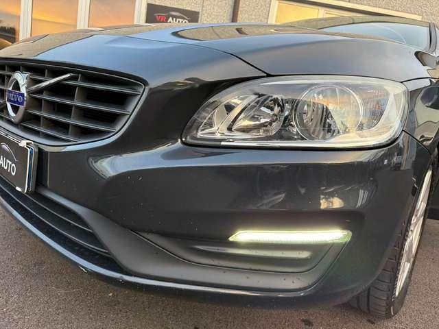 Volvo S60 AUTOM. 2.0 D3 Momentum geartronic / tagliando con pastiglie freni nuovo / garanzia 12 mesi nazionale