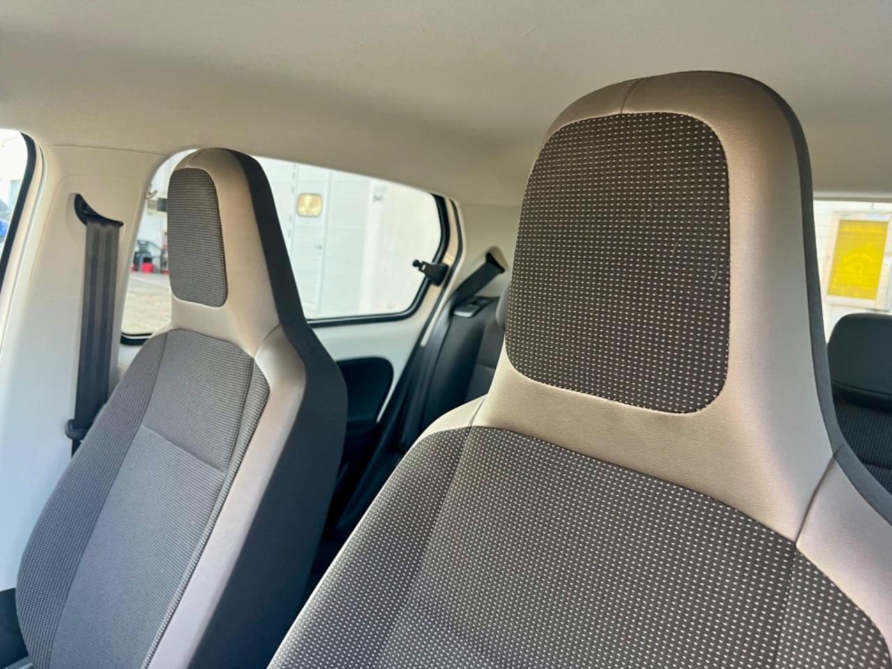 VW Up 1.0benz 2014 144.000km perfetta per neopatentati