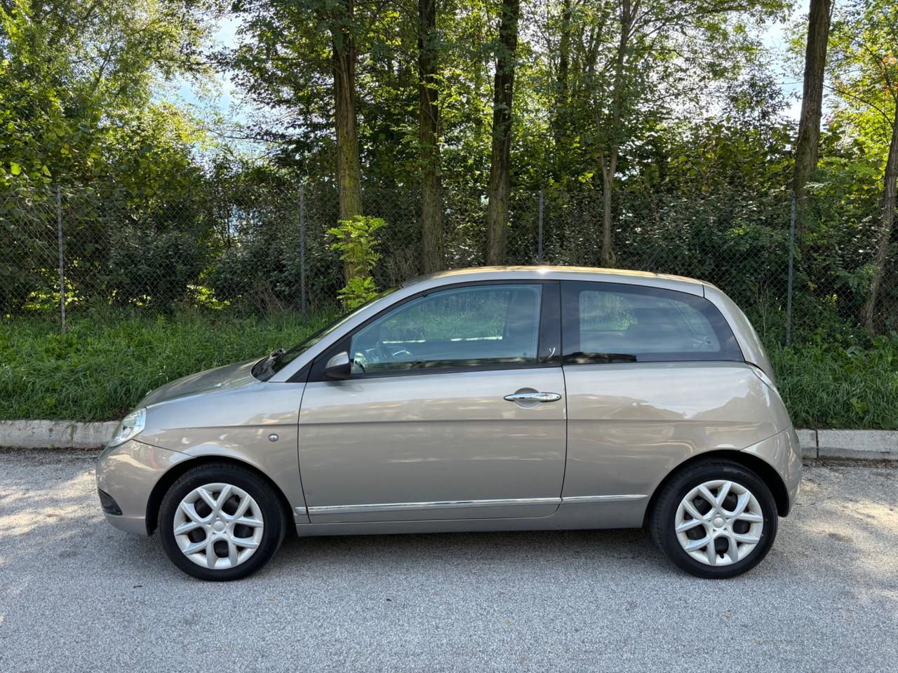 Lancia Ypsilon 1.4 16V Platino NEOPATENTATI