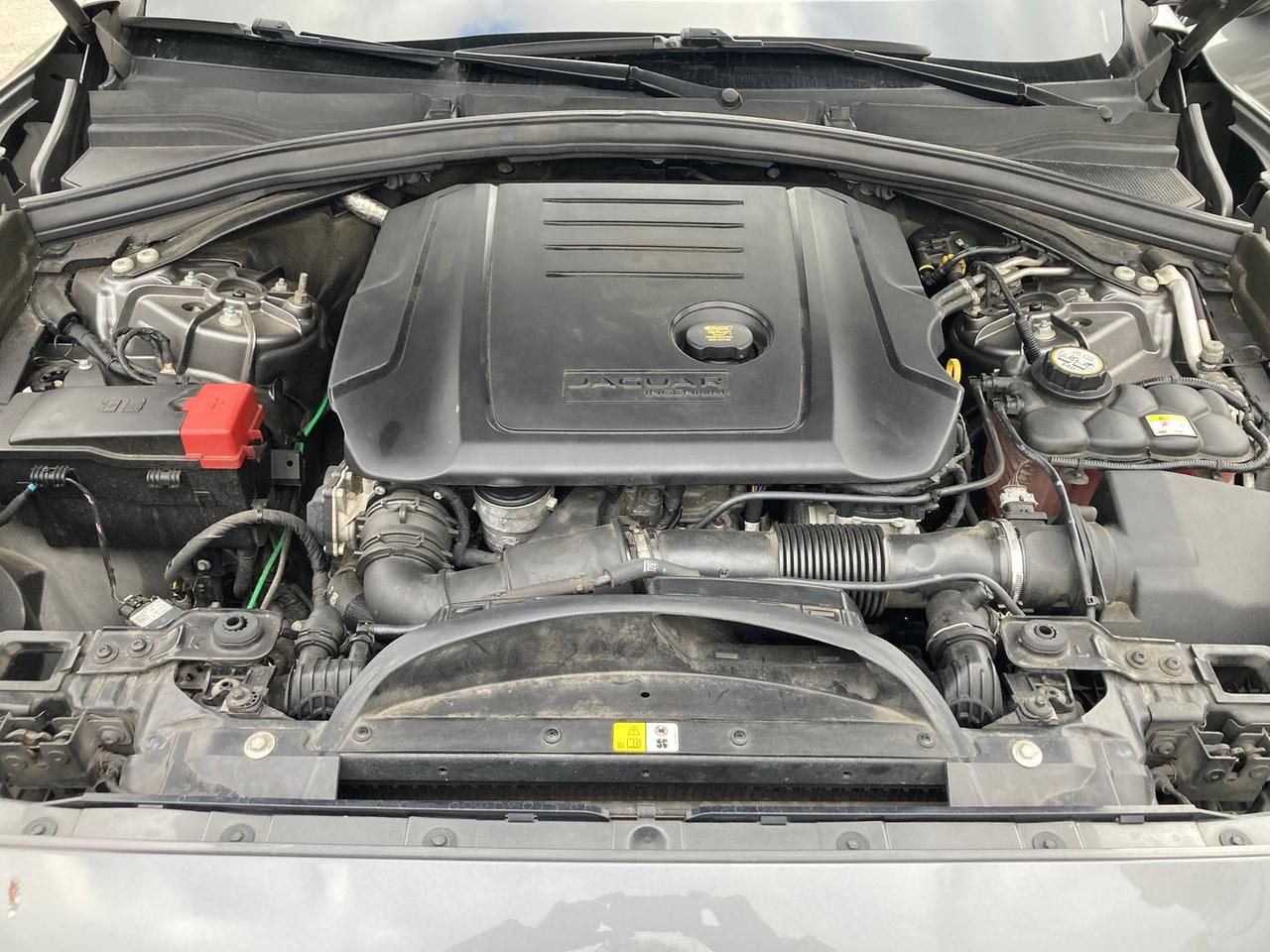 Jaguar F-Pace 2.0 20d Turbo R- #8436